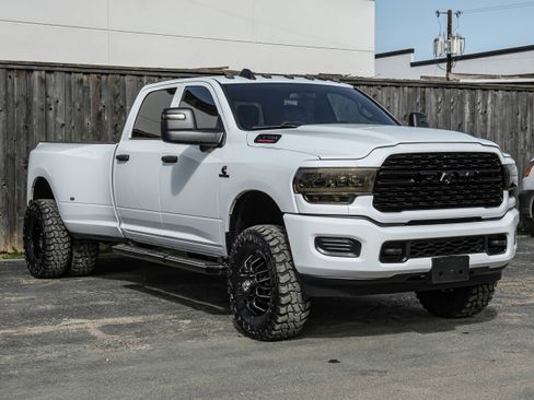 Used 2023 RAM 3500 Tradesman w/ Towing Technology Group image 5