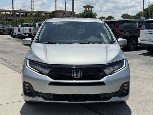 Used 2026 Honda Odyssey Touring image 3