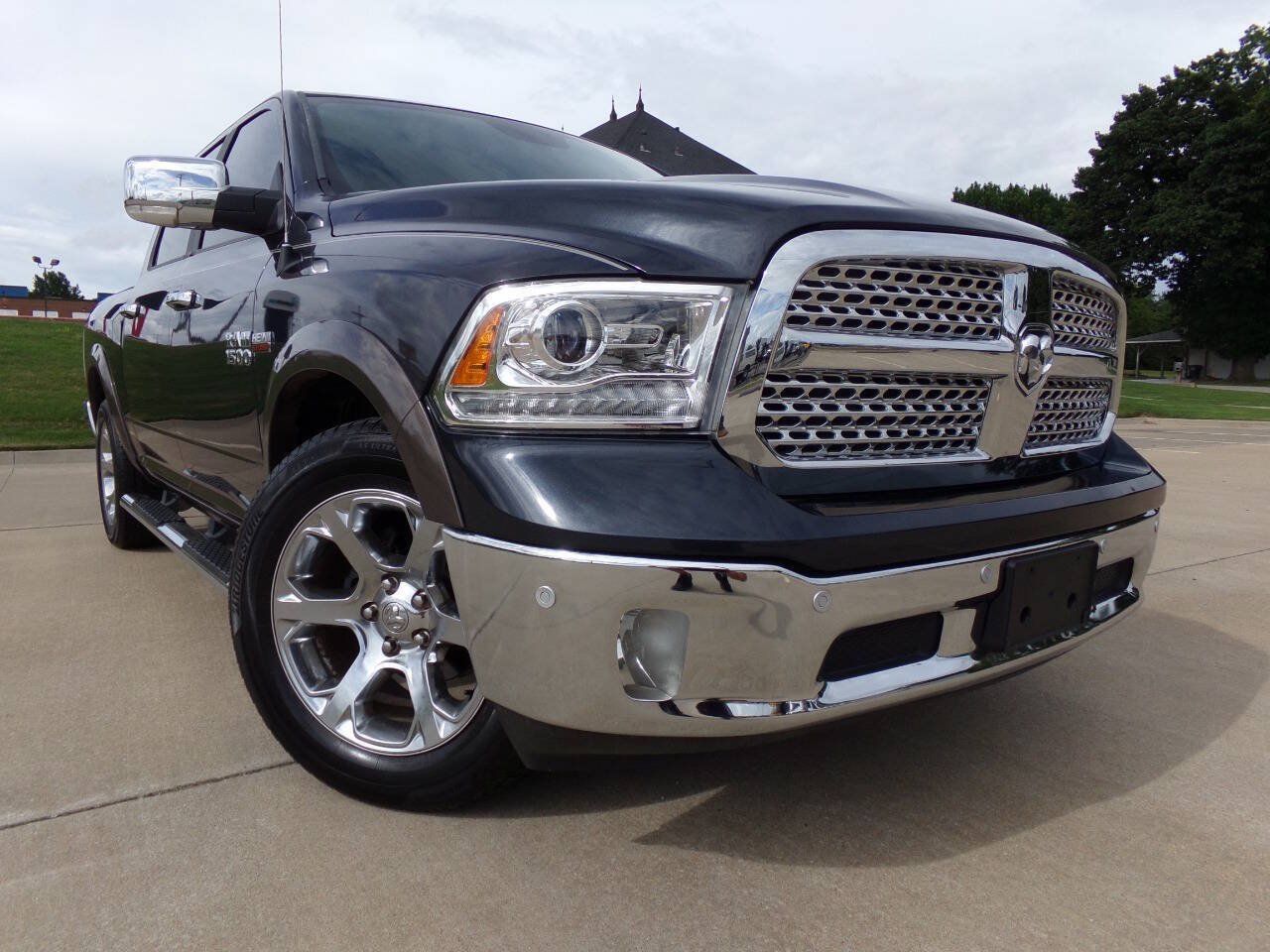 Used 2017 RAM 1500 Laramie w/ Convenience Group RWD image 9