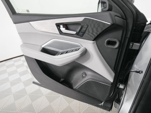 Used 2026 Acura MDX SH-AWD w/ Advance Package image 12