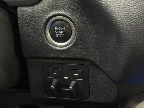 Used 2022 Toyota Tundra SR5 w/ SR5 Convenience Package image 21