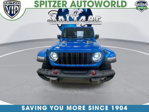 Used 2024 Jeep Gladiator Rubicon AWD/4WD image 3