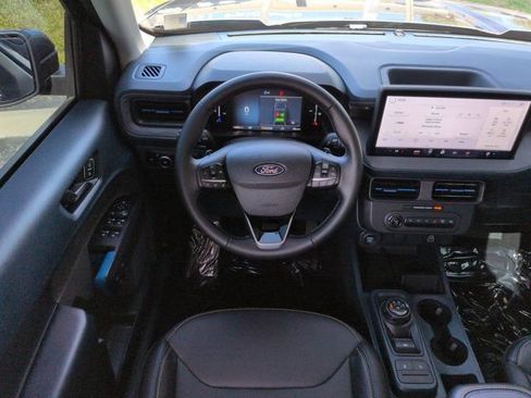 Used 2025 Ford Maverick Lobo AWD/4WD image 15