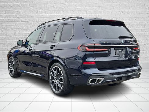 Used 2023 BMW X7 M60i w/ Executive Package image 4