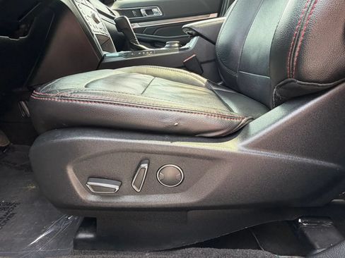 Used 2018 Ford Explorer Sport w/ Equipment Group 401A AWD/4WD image 16