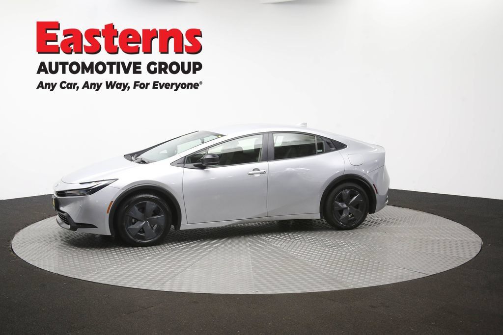 Used 2025 Toyota Prius LE FWD image 58