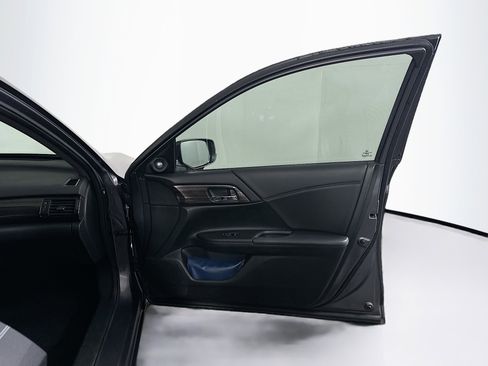 Used 2016 Honda Accord EX-L image 31