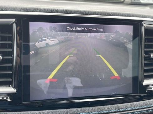 Used 2021 Chrysler Pacifica Touring-L image 19