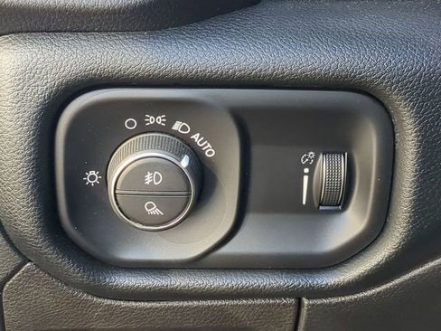 Used 2021 RAM 1500 Big Horn image 26