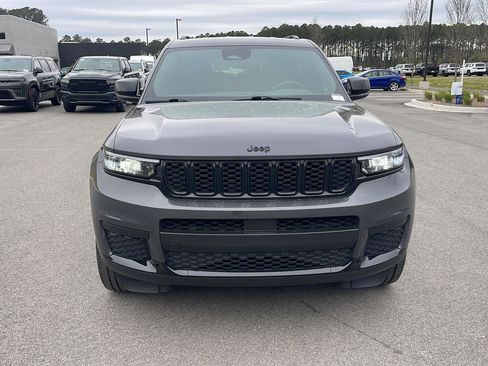 Used 2023 Jeep Grand Cherokee L Laredo image 2