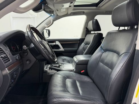 Used 2018 Toyota Land Cruiser AWD/4WD image 11