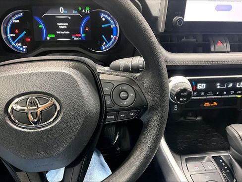 Certified 2025 Toyota RAV4 XLE AWD/4WD image 25
