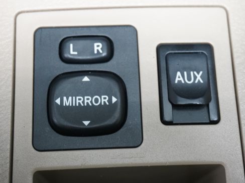 Used 2011 Toyota RAV4 2WD V6 w/ Base V6 Extra Value Pkg image 19