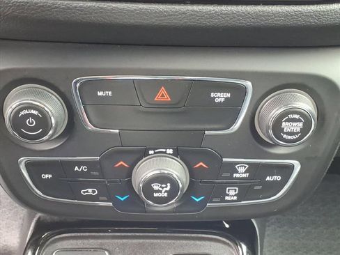 Used 2020 Jeep Compass Limited image 8