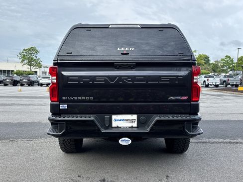 Used 2023 Chevrolet Silverado 1500 ZR2 w/ Technology Package AWD/4WD image 9