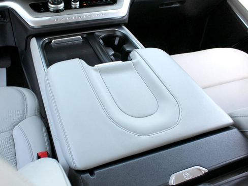 Used 2025 Ford Expedition Platinum AWD/4WD image 46