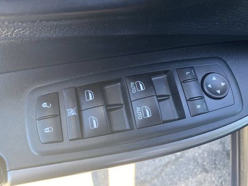 Used 2020 Jeep Cherokee Latitude Plus w/ Comfort/Convenience Group AWD/4WD image 13