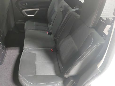 Used 2017 Nissan Titan SV AWD/4WD image 13