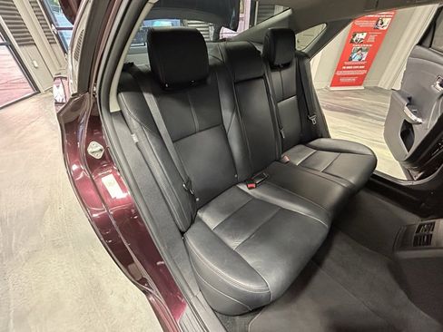 Used 2018 Toyota Avalon XLE image 6
