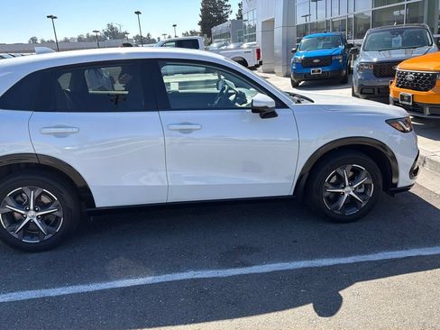 Used 2024 Honda HR-V EX-L image 4