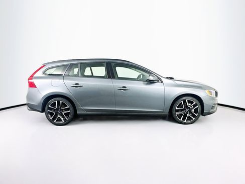 Used 2018 Volvo V60 T5 Dynamic AWD/4WD image 10