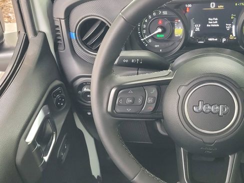 Used 2025 Jeep Wrangler Unlimited Rubicon 4xe w/ Safety Group AWD/4WD image 12