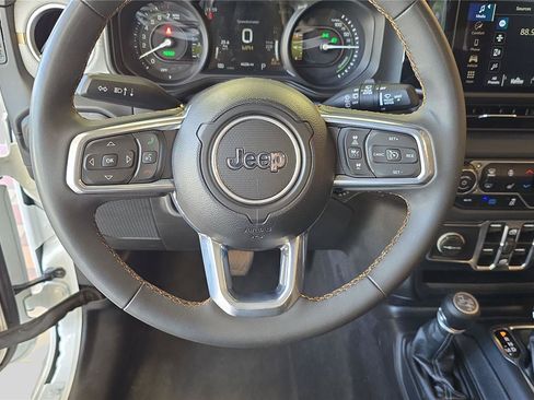 Used 2024 Jeep Wrangler Unlimited Sahara AWD/4WD image 28