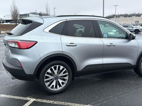 Used 2022 Ford Escape Titanium AWD/4WD image 5