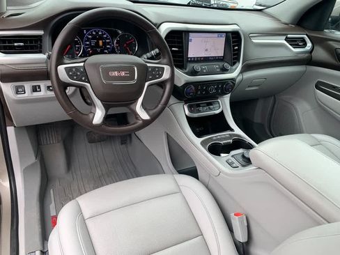 Certified 2023 GMC Acadia SLT w/ Technology Package AWD/4WD image 22