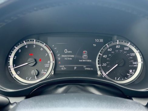 Used 2023 Toyota Highlander LE FWD image 32