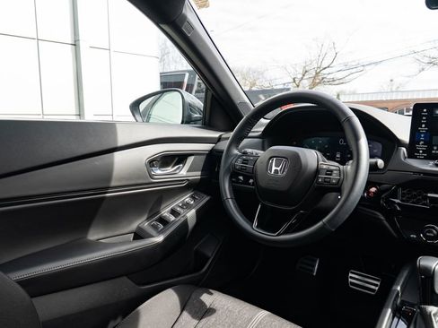 Used 2023 Honda Accord Sport image 11