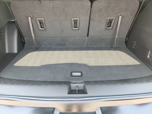 Used 2023 Chevrolet Traverse LT FWD image 33