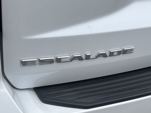Used 2022 Cadillac Escalade ESV Premium Luxury Platinum w/ Heavy-Duty Trailer Package image 25