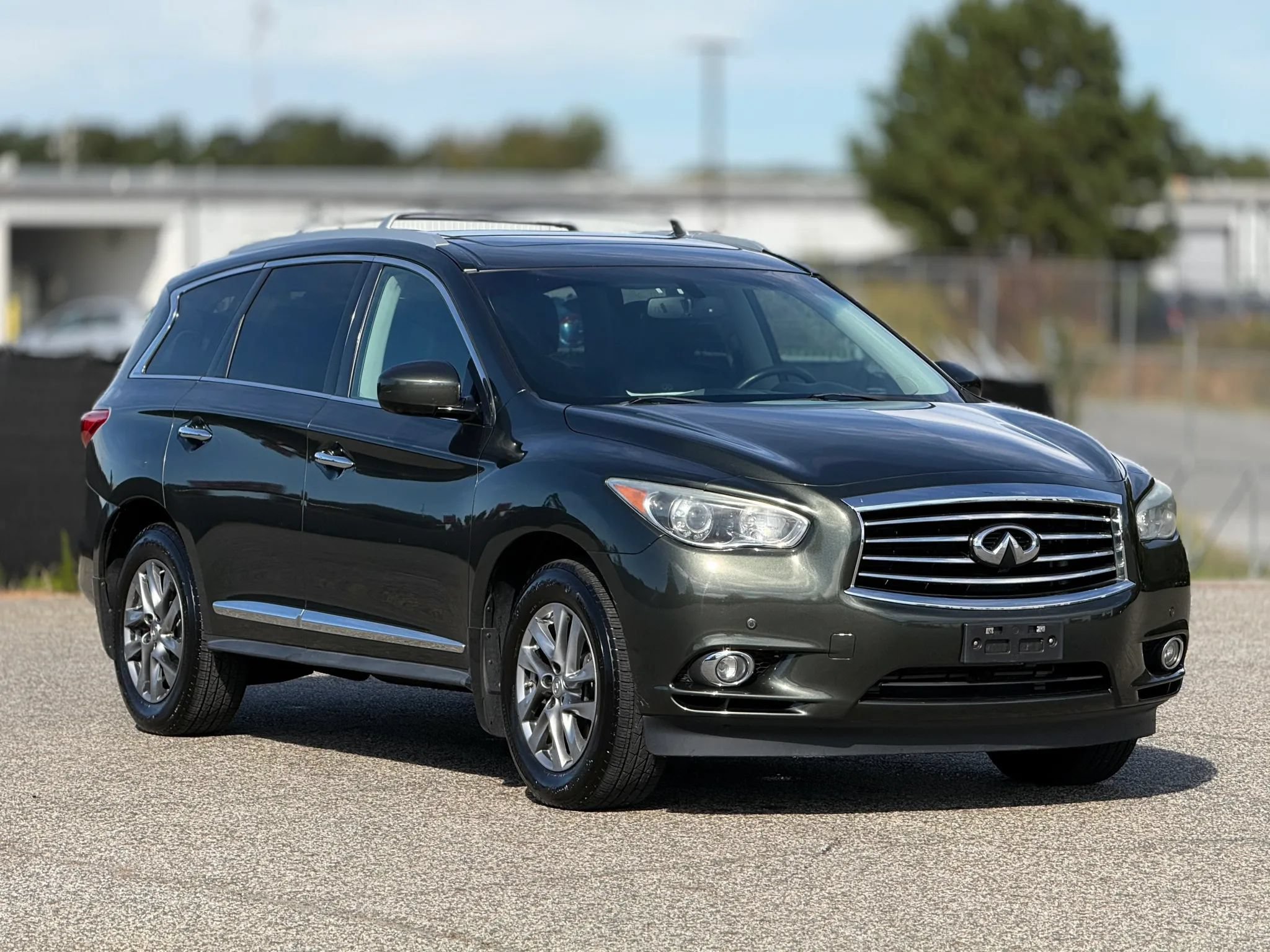 Used 2013 INFINITI JX35 AWD w/ Premium Pkg image 1