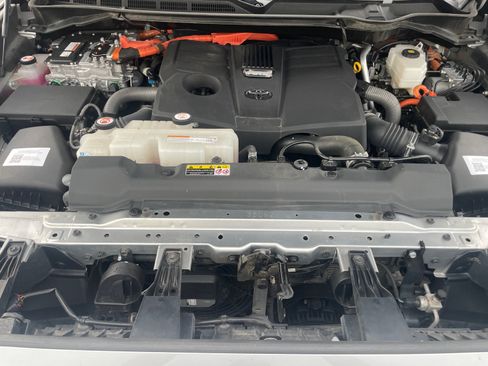 Used 2023 Toyota Sequoia Capstone AWD/4WD image 25