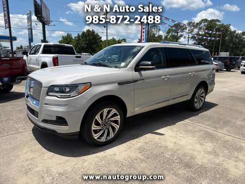 Used 2022 Lincoln Navigator L Reserve RWD image 1