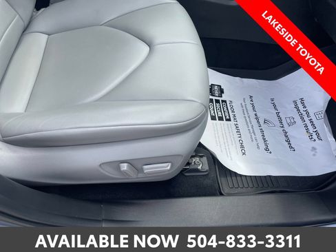 Used 2022 Toyota Highlander XLE FWD image 16