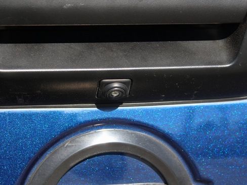 Used 2022 Nissan Titan SV image 40