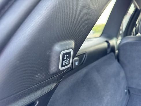 Used 2022 Jeep Grand Cherokee Overland w/ Luxury Tech Group IV AWD/4WD image 26