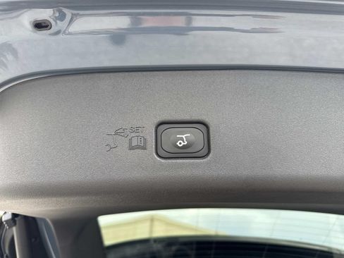 New 2026 Lincoln Nautilus Reserve AWD/4WD image 12