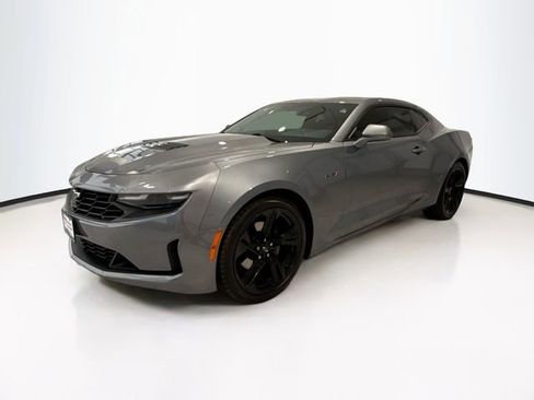 Used 2020 Chevrolet Camaro LT RWD image 3