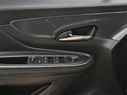 Used 2021 Buick Encore Preferred w/ Safety Package image 22