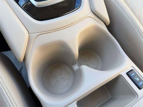 Used 2020 Nissan Rogue SV image 36