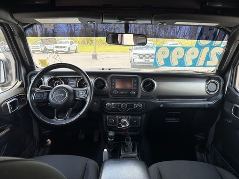 Used 2018 Jeep Wrangler Unlimited Sport S AWD/4WD image 17