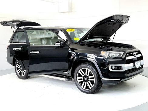 Used 2024 Toyota 4Runner Limited AWD/4WD image 12