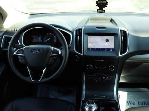 Used 2020 Ford Edge SEL w/ Cold Weather Package image 32