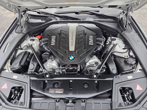 Used 2013 BMW 550i Sedan image 35