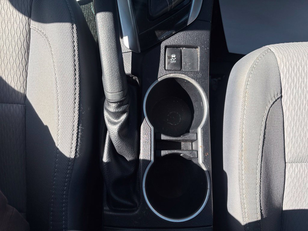 Used 2015 Toyota Corolla LE FWD image 21