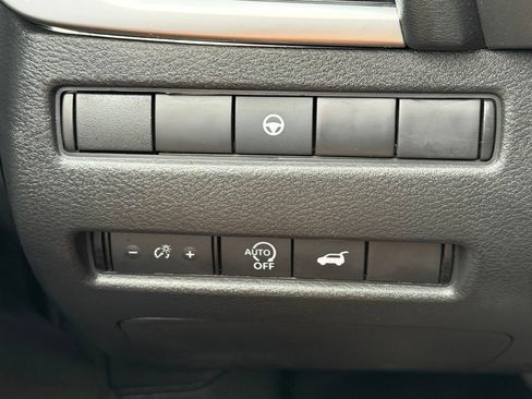 Certified 2026 Nissan Rogue SL FWD image 21