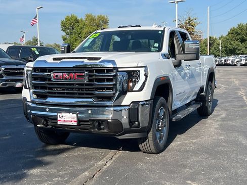 Used 2025 GMC Sierra 2500 SLT w/ SLT Premium Package AWD/4WD image 2